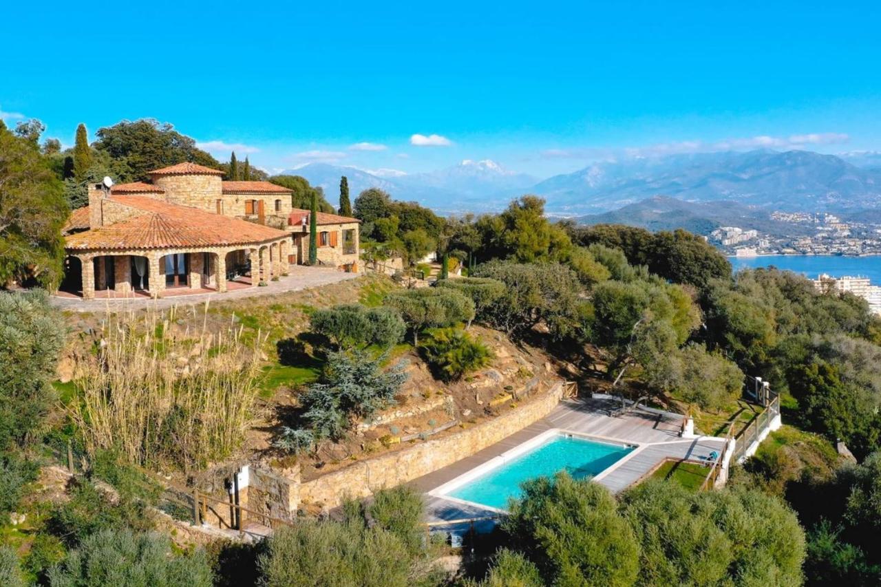 La Deluxe Propriete D'exception Sur Les Hauteurs D'ajaccio * Ajaccio (Corsica)
